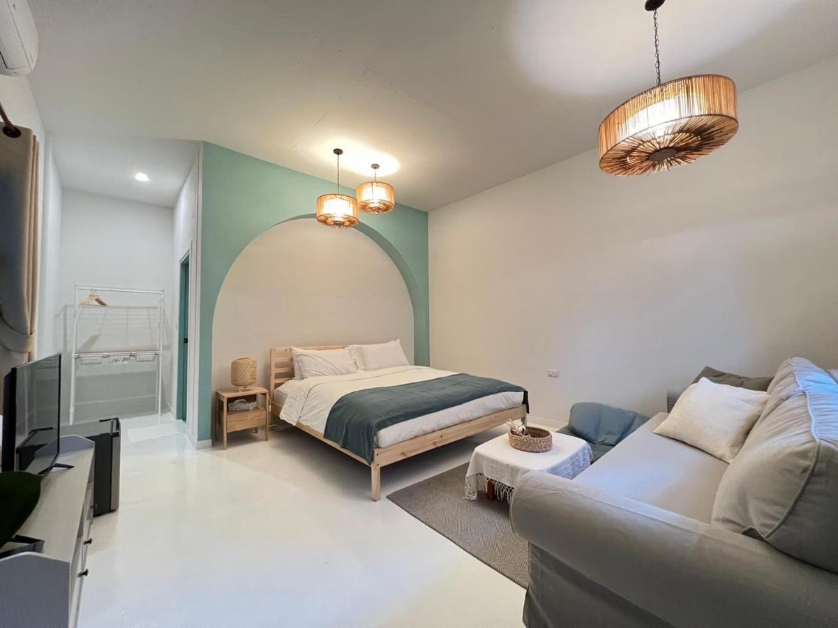 Warm White Hua Hin House Hotel ภายนอก รูปภาพ